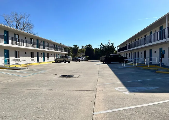 All-Suite Motel